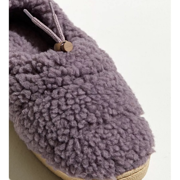 Urban Outfitters Shoes - NEW UO Sherpa hard sole slippers unisex